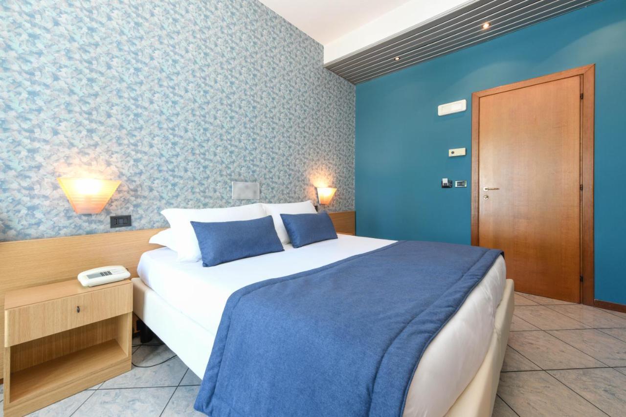 Hotel Aurora Desenzano del Garda Ngoại thất bức ảnh