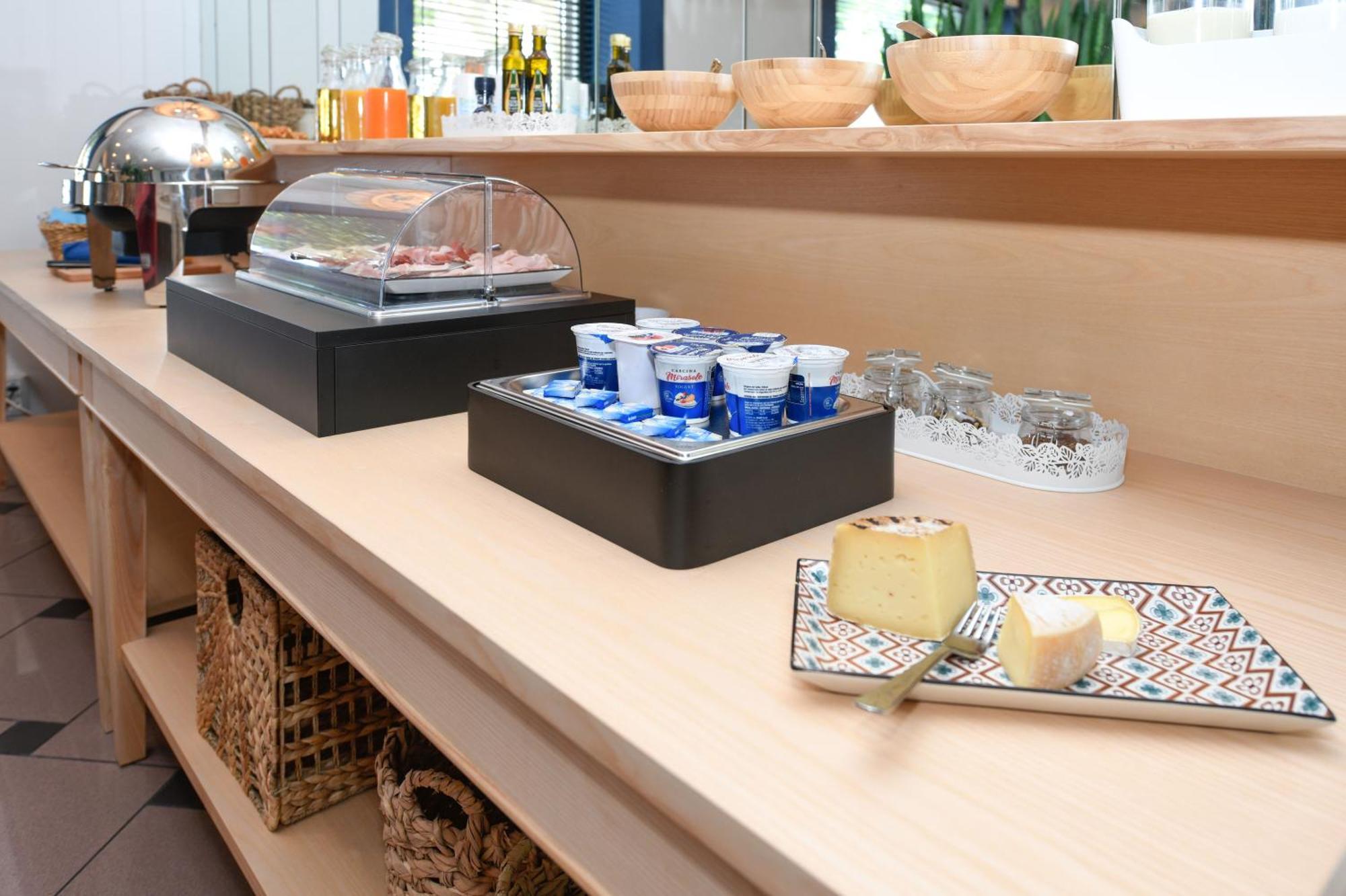 Hotel Aurora Desenzano del Garda Ngoại thất bức ảnh
