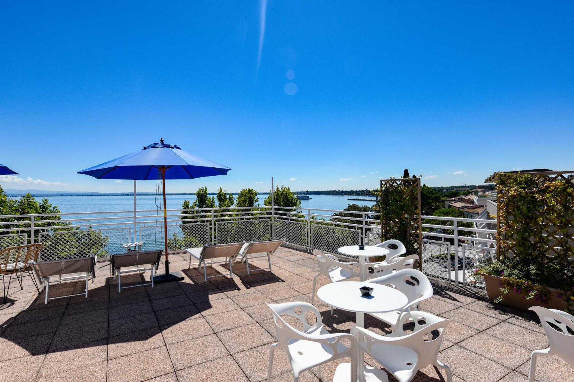 Hotel Aurora Desenzano del Garda Ngoại thất bức ảnh